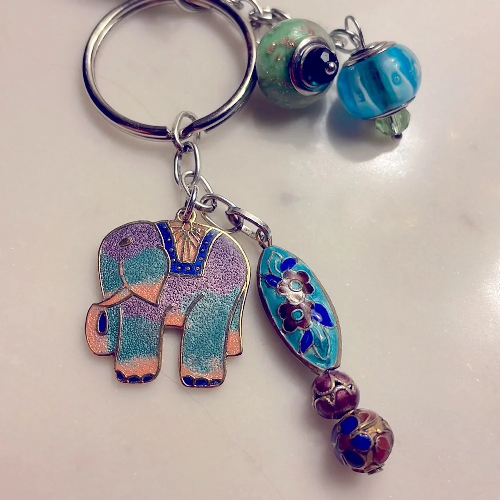 SALE! Cloisonné charm keychain #5 - Picture 2 of 3